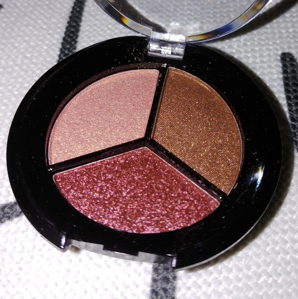 Metallic Eyeshadow Trio - Picture 2 of 2